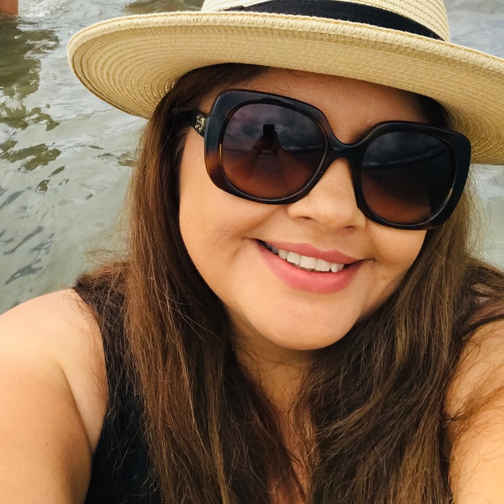 Meet your Posher, Yolanda